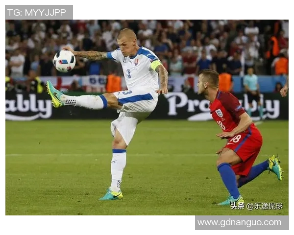 足球明星精彩进球集锦视频回顾尽显球场魅力与技术风采