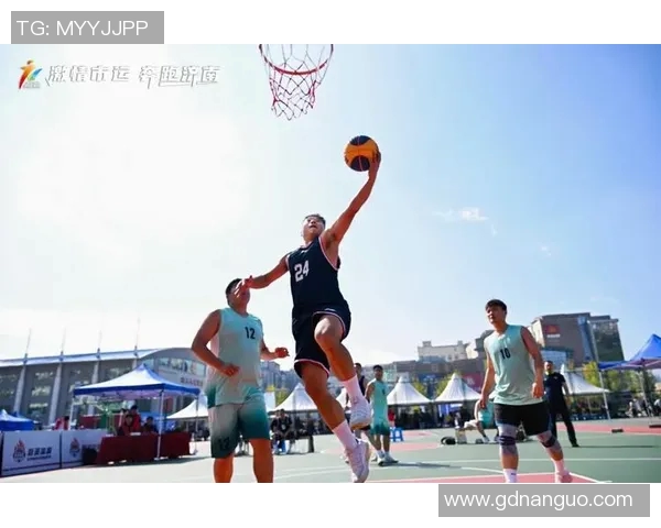 明星如何在篮球场上展现个人魅力与运动技巧的完美结合